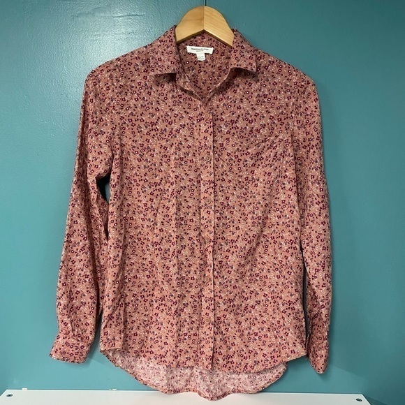 𝅺BEACH*LUNCH*LOUNGE HiLo Button Down Top - XS - Picture 1 of 11